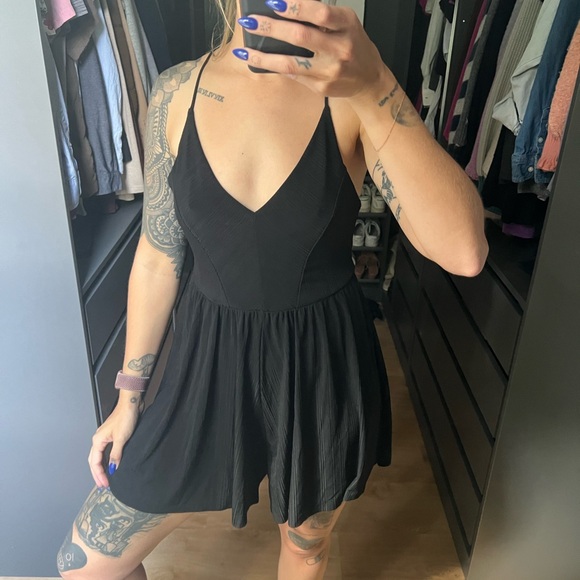 Zara Black V-Neck Romper - Picture 2 of 7